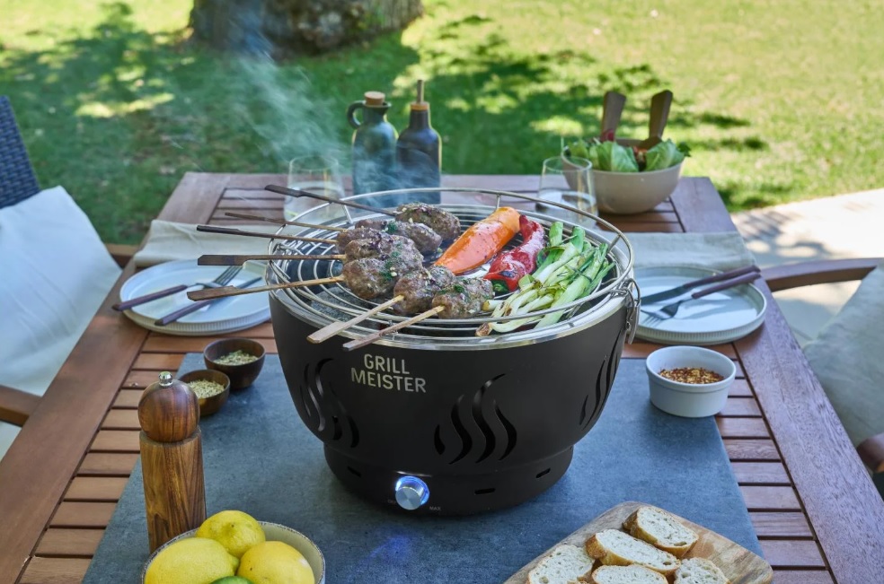 GrillMeister Bezkouřový gril na dřevěné uhlí s aktivní ventilací GAG 34 D1 1